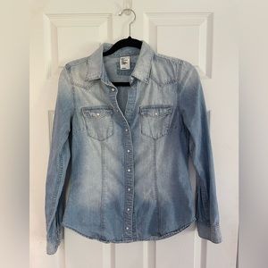 Denim chambray shirt. Great condition H&M size 6